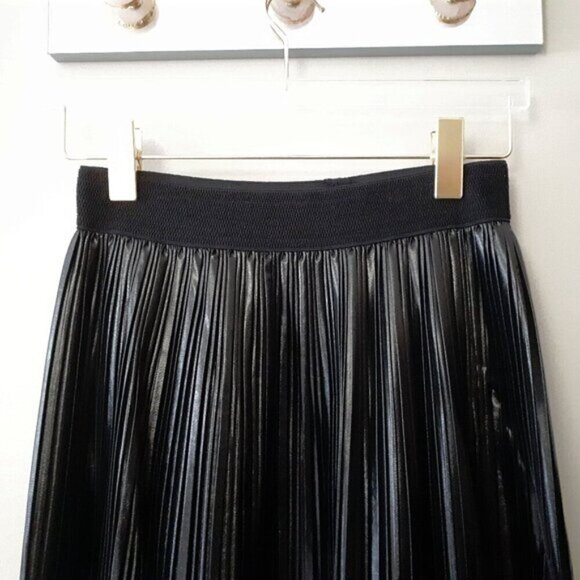 NWOT Zara black faux leather patent pleated A-line midi skirt, S - Picture 10 of 12